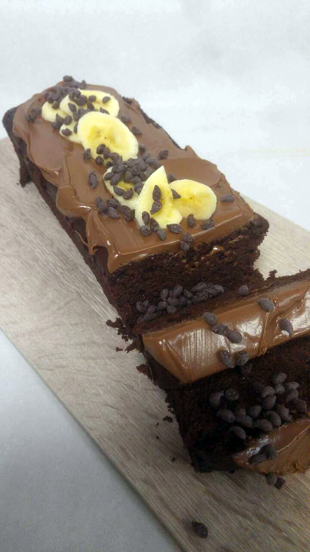 Κέικ με Nucrema ION, κακάο, μπανάνα και σταγόνες μαύρης σοκολάτας