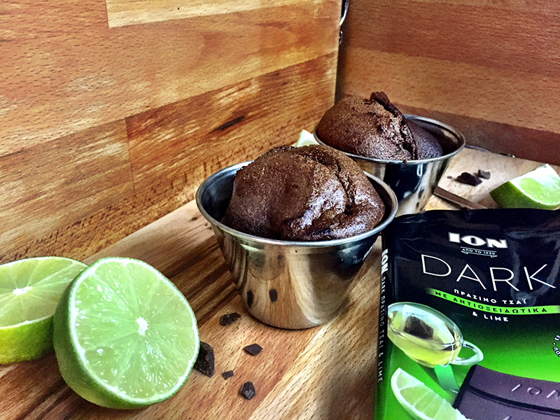 Σουφλέ σοκολάτας με ΙΟΝ Dark με πράσινο τσάι και lime