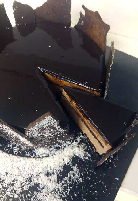Νηστίσιμη τούρτα με μαύρη σοκολάτα