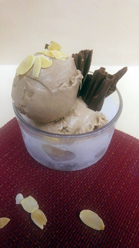Παγωτό χωρίς ζάχαρη με σοκολάτα στέβια