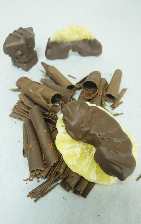 Σοκολατάκια με ανανά αποξηραμένο χωρίς ζάχαρη με σοκολάτα ION Dark με στέβια
